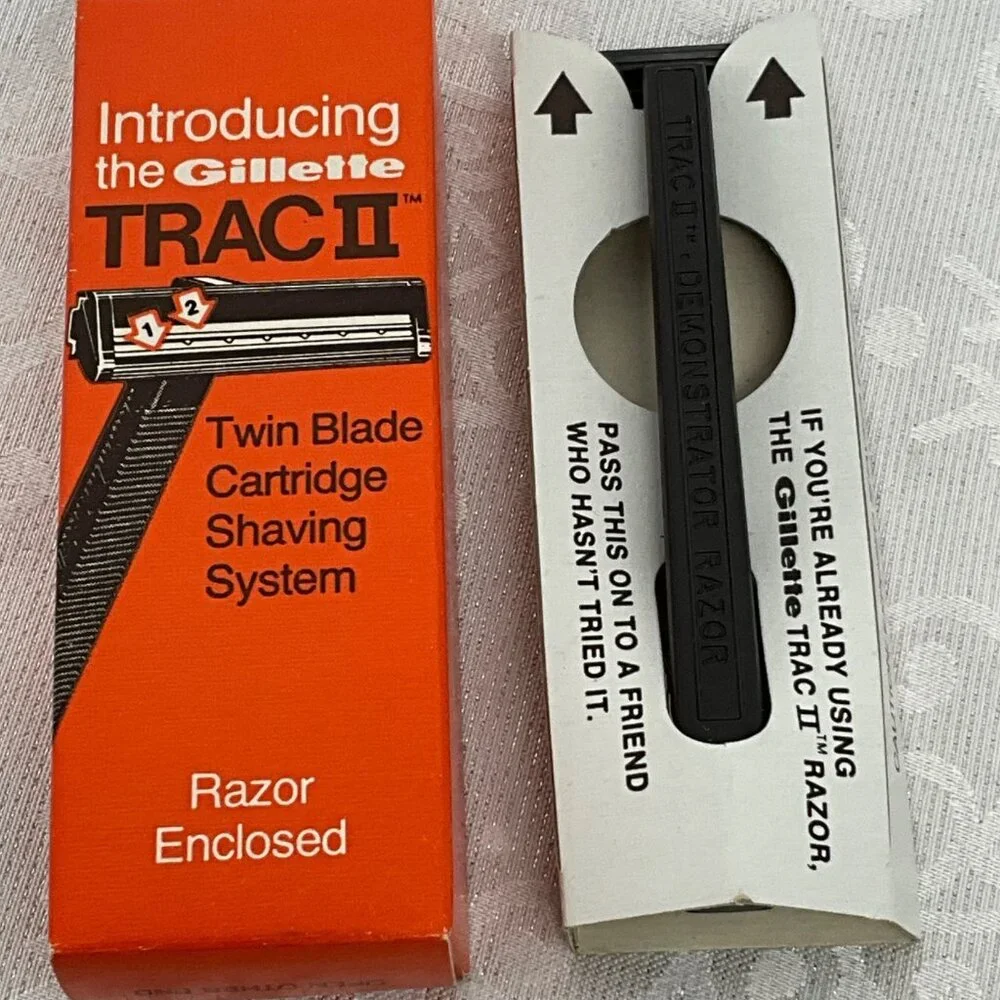 Gillette Trac II Twin Blade Razor Enclosed Shaving‎ System